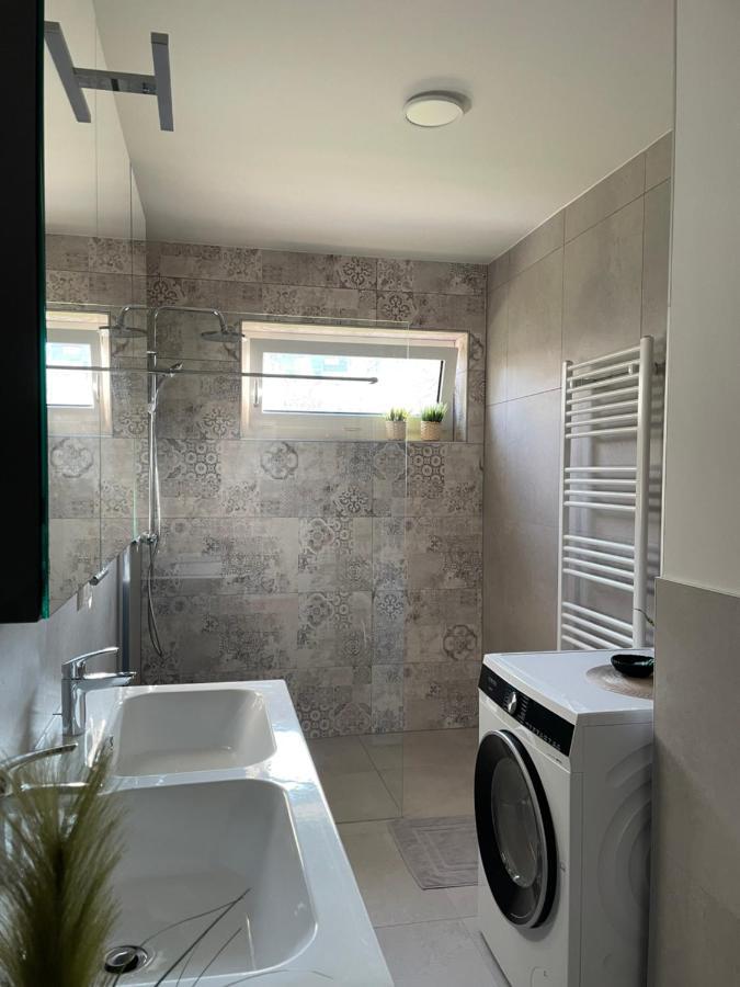 Luxury - Apartment Mit Balkon In Seenaehe กมุนเดน ภายนอก รูปภาพ